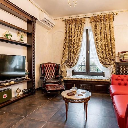 Private Museum Apartment With Antique Decor Bucarest Exterior foto