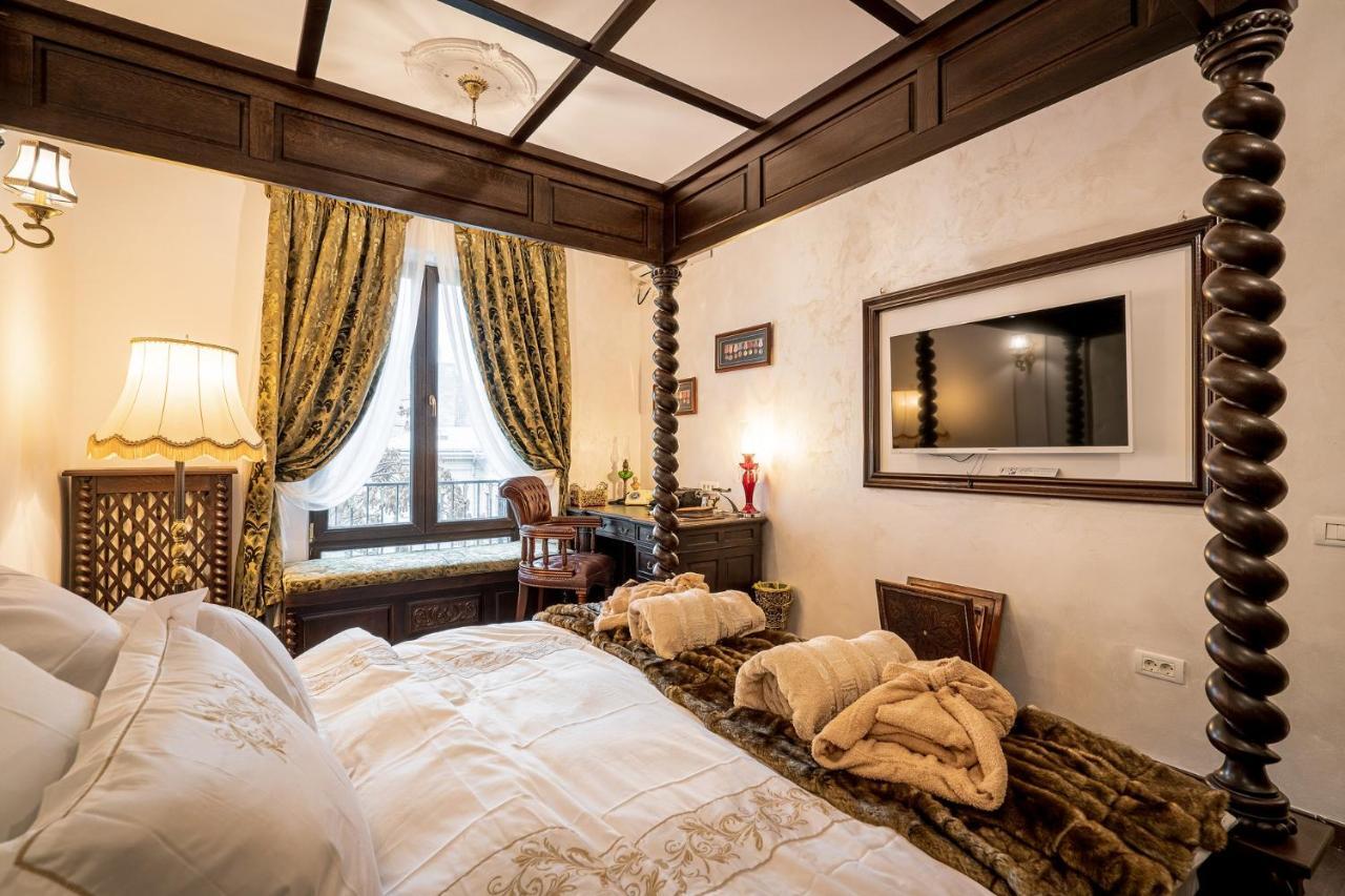 Private Museum Apartment With Antique Decor Bucarest Exterior foto