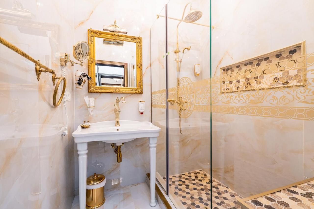 Private Museum Apartment With Antique Decor Bucarest Exterior foto