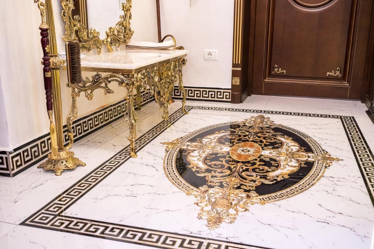 Private Museum Apartment With Antique Decor Bucarest Exterior foto