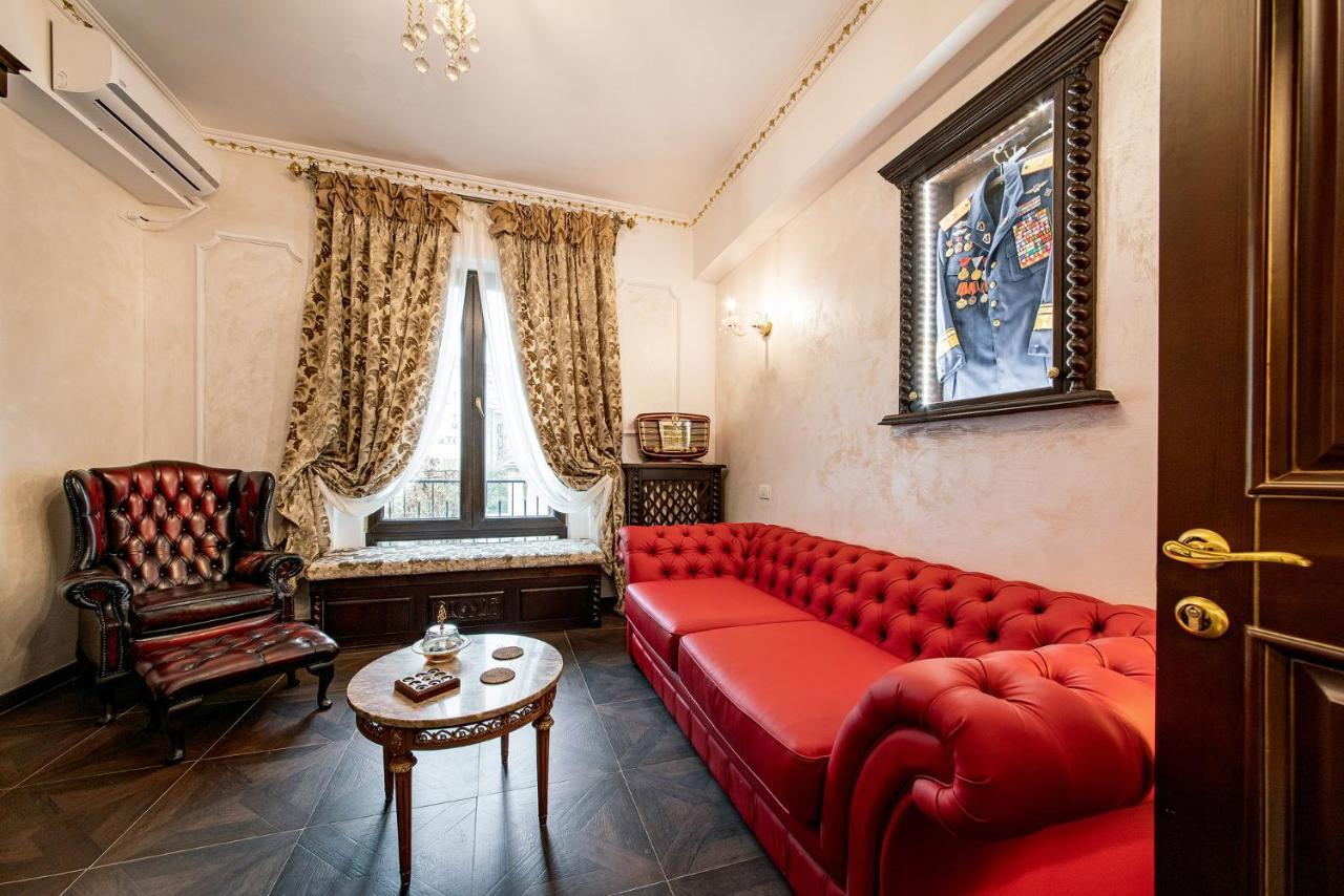 Private Museum Apartment With Antique Decor Bucarest Exterior foto