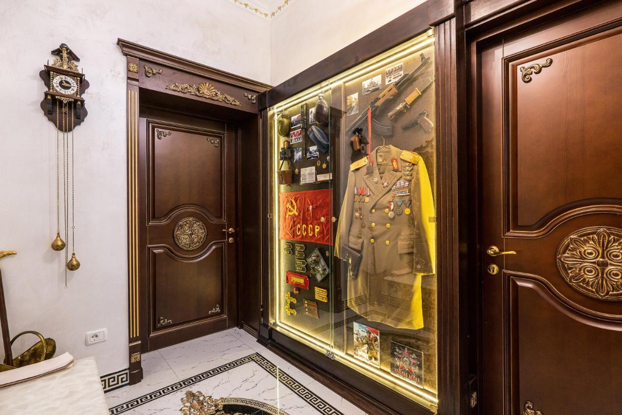 Private Museum Apartment With Antique Decor Bucarest Exterior foto