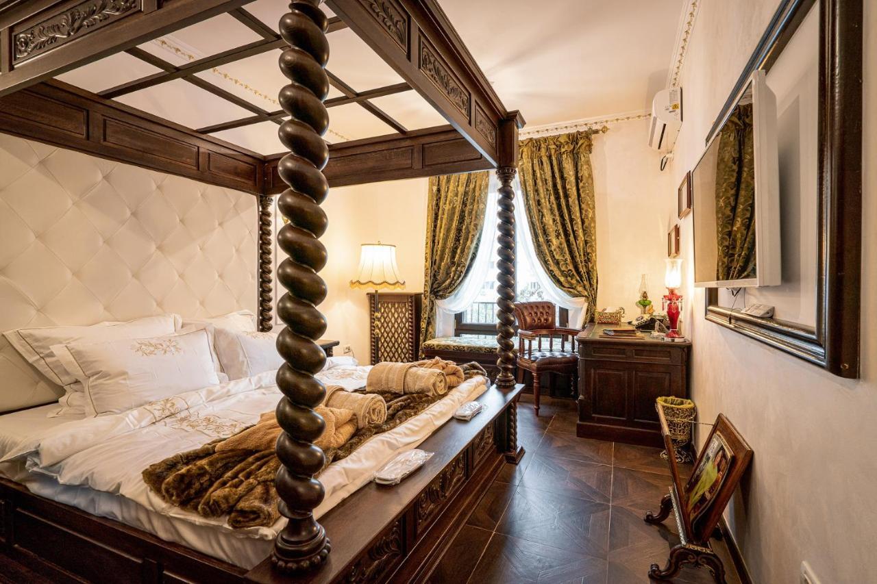 Private Museum Apartment With Antique Decor Bucarest Exterior foto