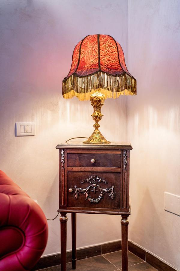Private Museum Apartment With Antique Decor Bucarest Exterior foto